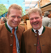 Paulaner Brauereichef Andreas Steinfatt, Bräurosl Wirt Willy Heide (Foto: Martin Schmitz)